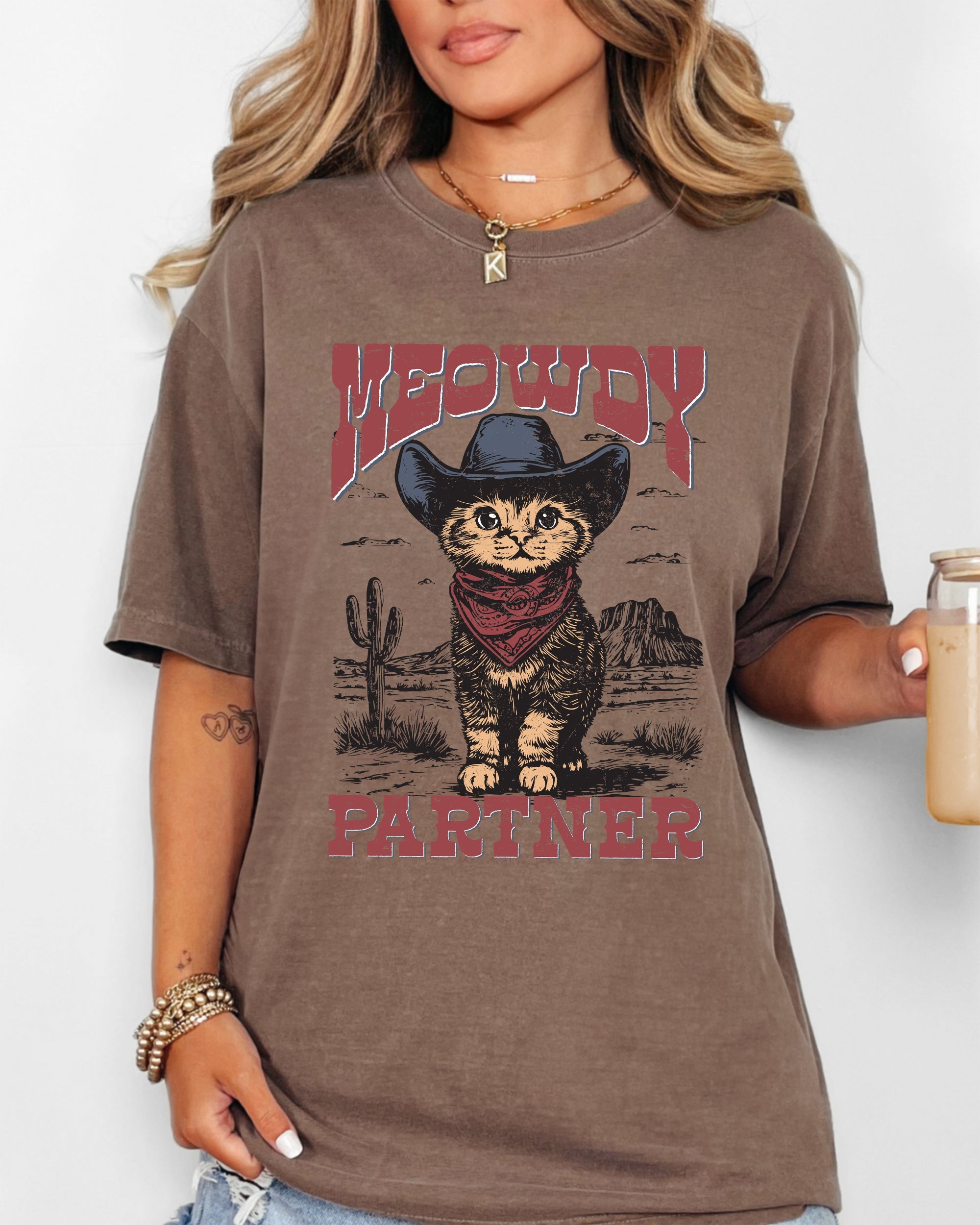Meowdy Partner, Cowboy Cat, Cowgirl, Howdy, Yee Haw, Western, Country, Cute Shirt Comfort Colors T-Shirt