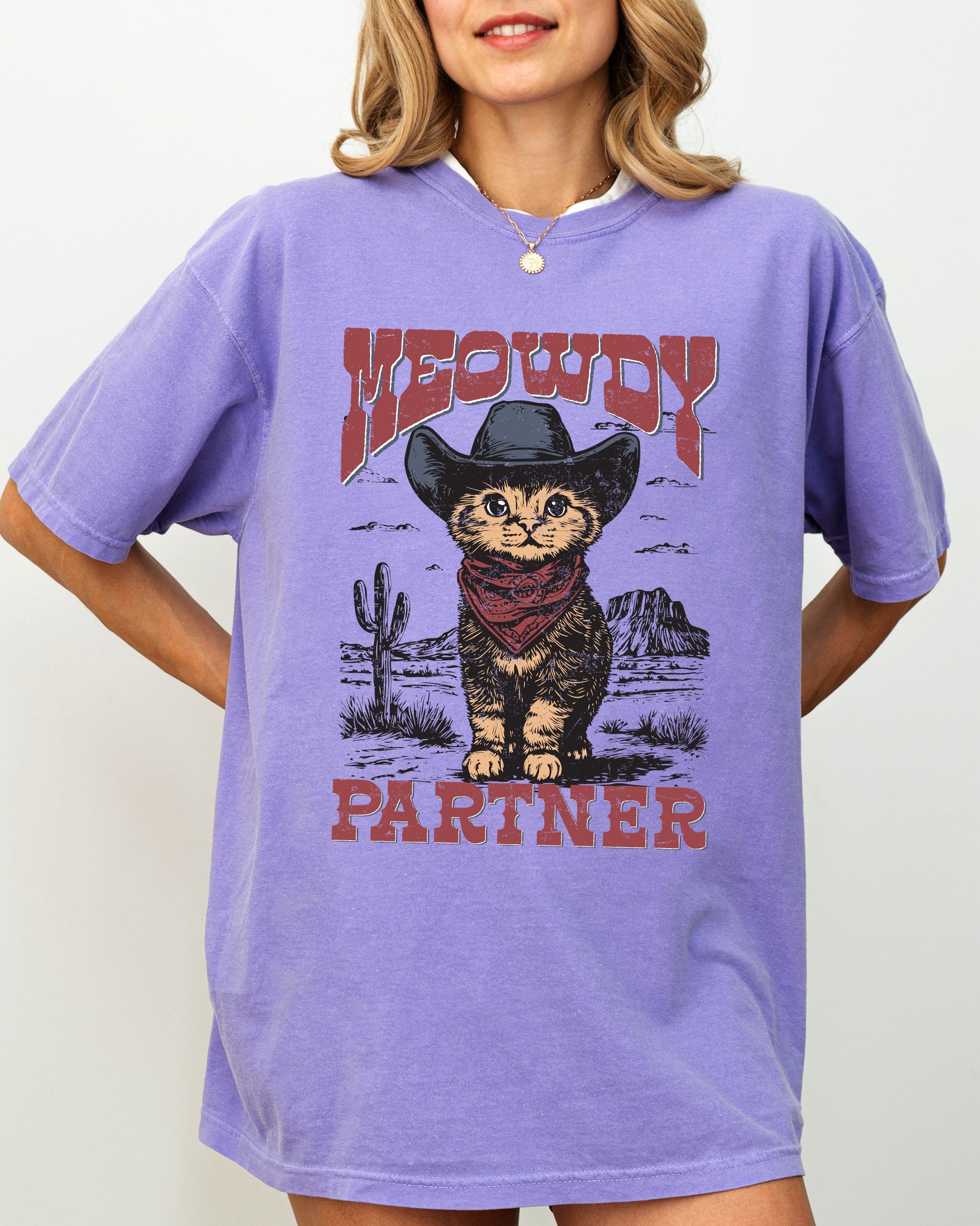 Meowdy Partner, Cowboy Cat, Cowgirl, Howdy, Yee Haw, Western, Country, Cute Shirt Comfort Colors T-Shirt